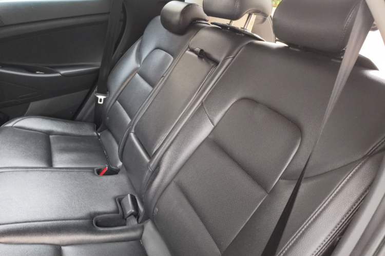 Used Hyundai Tucson 2018 1.6T Dual-Clutch Two-Wheel Drive 15th Anniversary Special Edition Left Rear Seat
