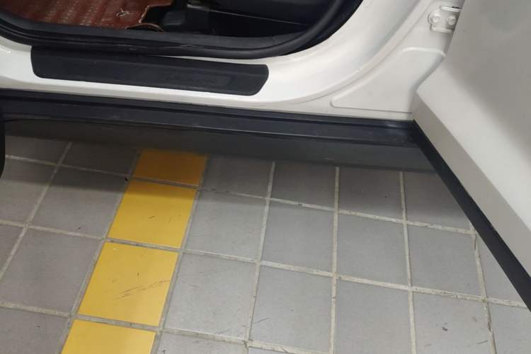 Used Hyundai Tucson 2018 1.6T Dual-Clutch Two-Wheel Drive 15th Anniversary Special Edition Left Side Sill