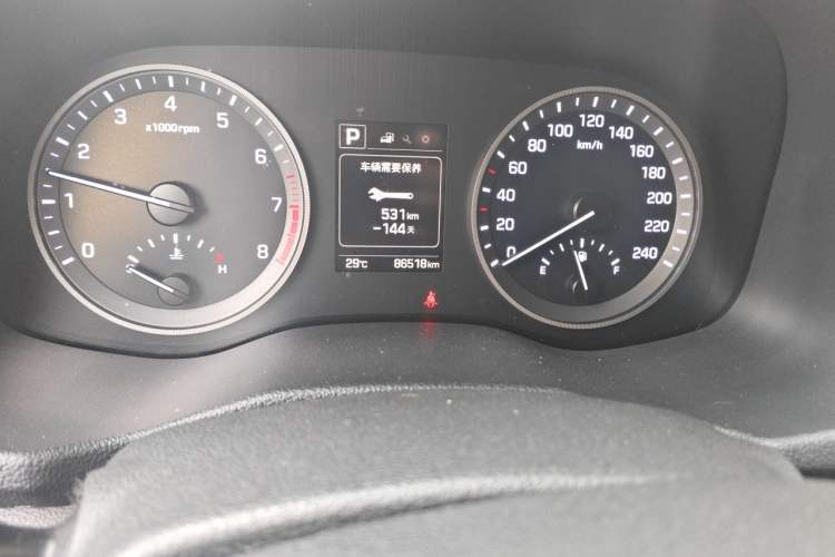 Used Hyundai Tucson 2018 1.6T Dual-Clutch Two-Wheel Drive 15th Anniversary Special Edition Odometer Close Up
