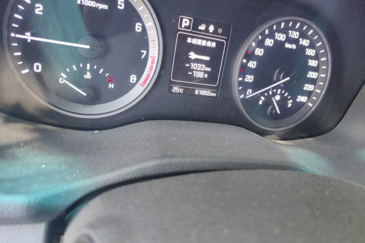 Used Hyundai Tucson 2018 1.6T Dual-Clutch Two-Wheel Drive 15th Anniversary Special Edition Odometer Close Up