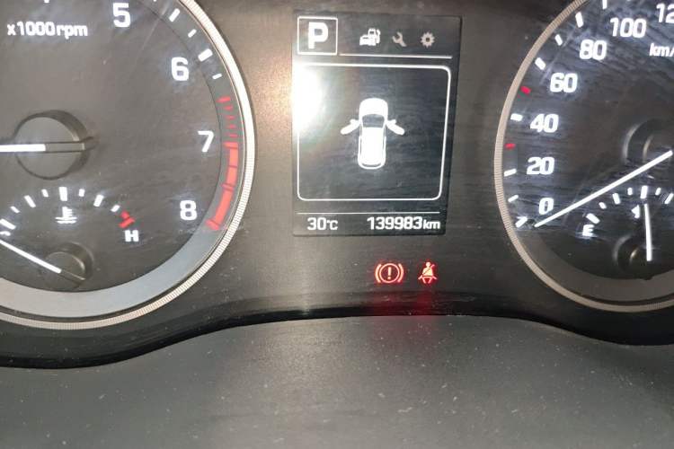 Used Hyundai Tucson 2018 1.6T Dual-Clutch Two-Wheel Drive 15th Anniversary Special Edition Odometer Close Up