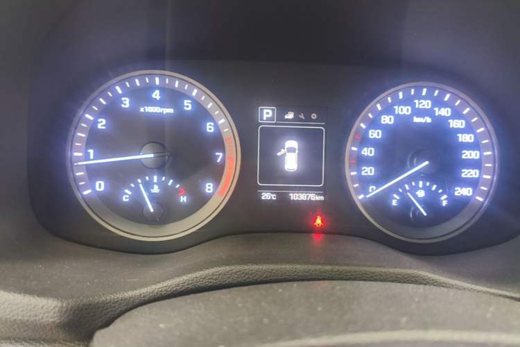 Used Hyundai Tucson 2018 1.6T Dual-Clutch Two-Wheel Drive 15th Anniversary Special Edition Odometer Close Up