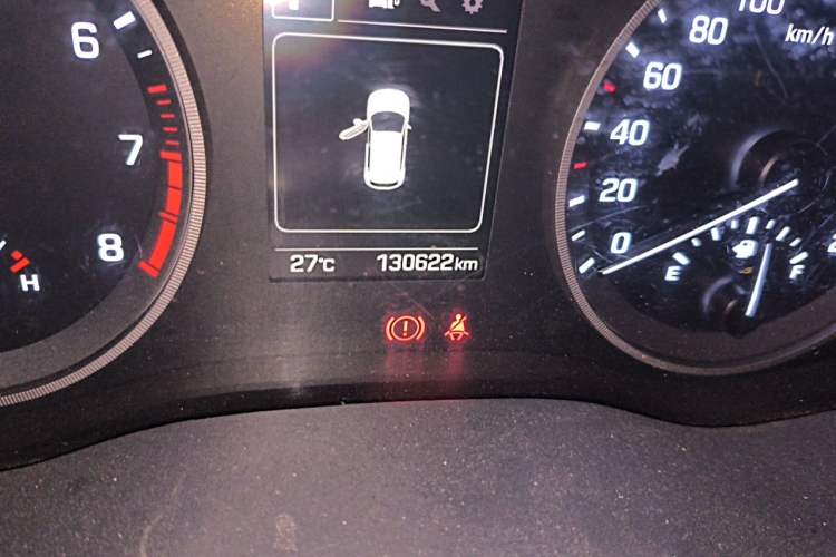 Used Hyundai Tucson 2018 1.6T Dual-Clutch Two-Wheel Drive 15th Anniversary Special Edition Odometer Close Up
