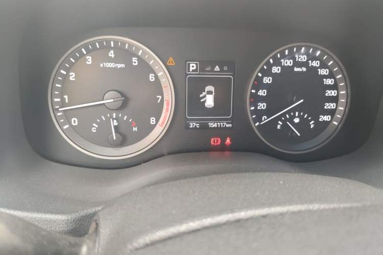 Used Hyundai Tucson 2018 1.6T Dual-Clutch Two-Wheel Drive 15th Anniversary Special Edition Odometer Close Up