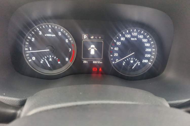 Used Hyundai Tucson 2018 1.6T Dual-Clutch Two-Wheel Drive 15th Anniversary Special Edition Odometer Close Up