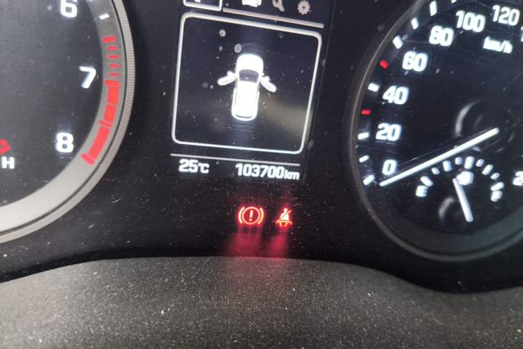 Used Hyundai Tucson 2018 1.6T Dual-Clutch Two-Wheel Drive 15th Anniversary Special Edition Odometer Close Up