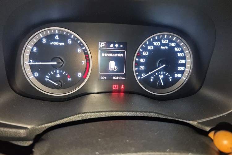 Used Hyundai Tucson 2018 1.6T Dual-Clutch Two-Wheel Drive 15th Anniversary Special Edition Odometer Close Up
