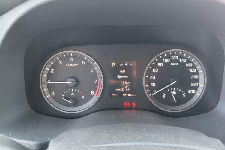 Used Hyundai Tucson 2018 1.6T Dual-Clutch Two-Wheel Drive 15th Anniversary Special Edition Odometer Close Up