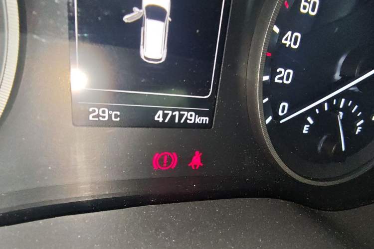 Used Hyundai Tucson 2018 1.6T Dual-Clutch Two-Wheel Drive 15th Anniversary Special Edition Odometer Close Up