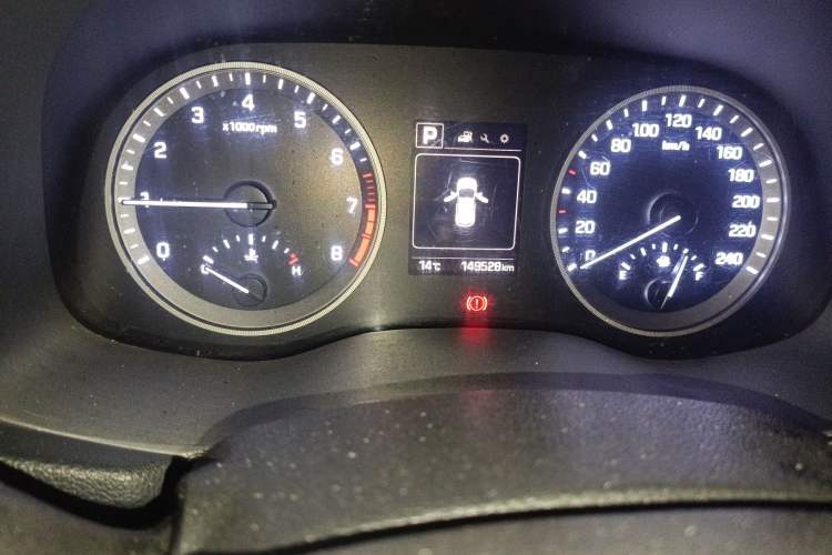 Used Hyundai Tucson 2018 1.6T Dual-Clutch Two-Wheel Drive 15th Anniversary Special Edition Odometer Close Up