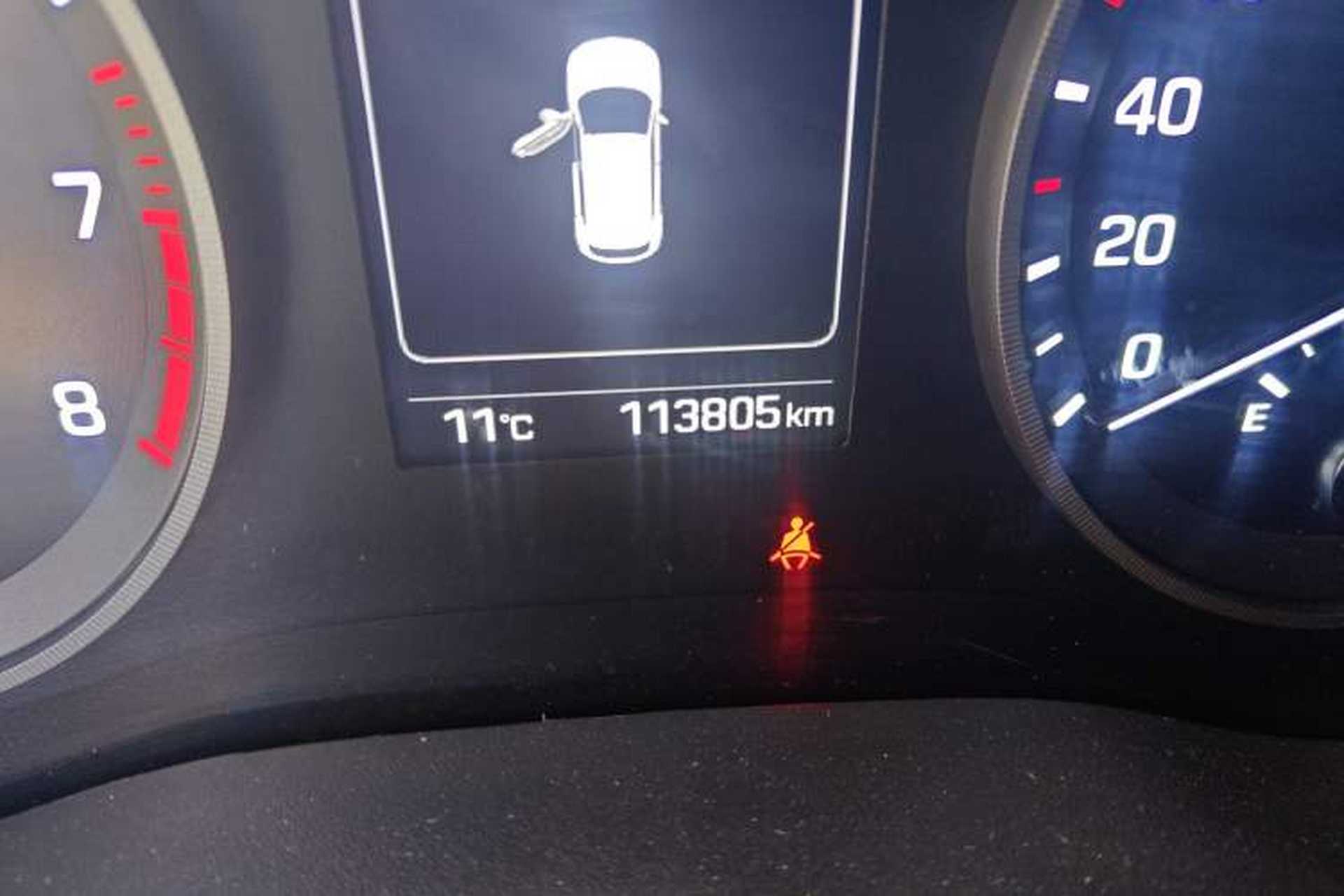 Used Hyundai Tucson 2018 1.6T Dual-Clutch Two-Wheel Drive 15th Anniversary Special Edition Odometer Close Up