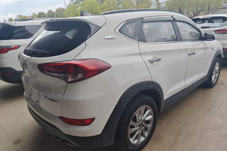 Used Hyundai Tucson 2018 1.6T Dual-Clutch Two-Wheel Drive 15th Anniversary Special Edition Rear Right 45 Deg