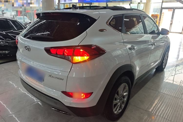 Used Hyundai Tucson 2018 1.6T Dual-Clutch Two-Wheel Drive 15th Anniversary Special Edition Rear Right 45 Deg