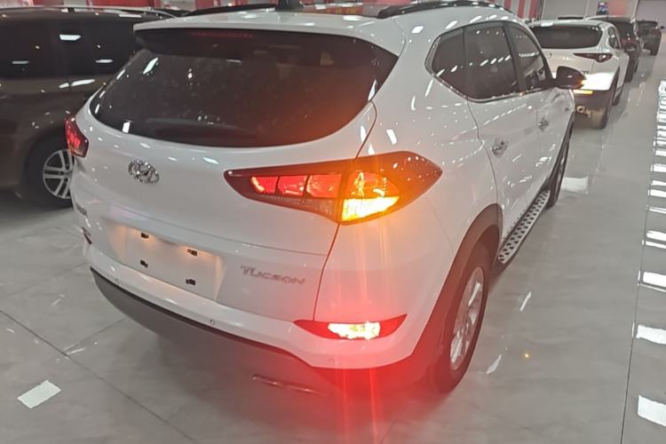 Used Hyundai Tucson 2018 1.6T Dual-Clutch Two-Wheel Drive 15th Anniversary Special Edition Rear Right 45 Deg