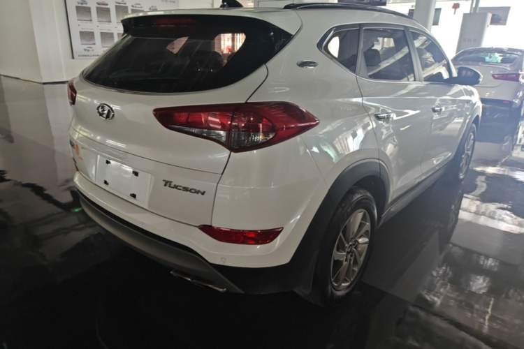 Used Hyundai Tucson 2018 1.6T Dual-Clutch Two-Wheel Drive 15th Anniversary Special Edition Rear Right 45 Deg
