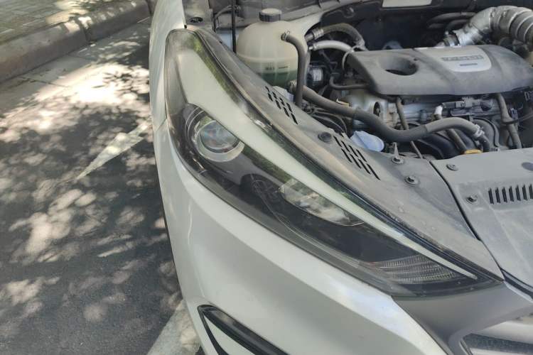 Used Hyundai Tucson 2018 1.6T Dual-Clutch Two-Wheel Drive 15th Anniversary Special Edition Right Front Headlight