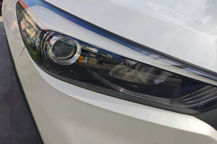 Used Hyundai Tucson 2018 1.6T Dual-Clutch Two-Wheel Drive 15th Anniversary Special Edition Right Front Headlight