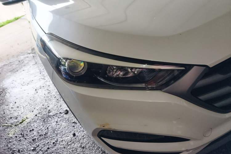 Used Hyundai Tucson 2018 1.6T Dual-Clutch Two-Wheel Drive 15th Anniversary Special Edition Right Front Headlight