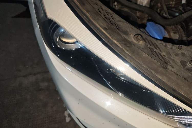 Used Hyundai Tucson 2018 1.6T Dual-Clutch Two-Wheel Drive 15th Anniversary Special Edition Right Front Headlight