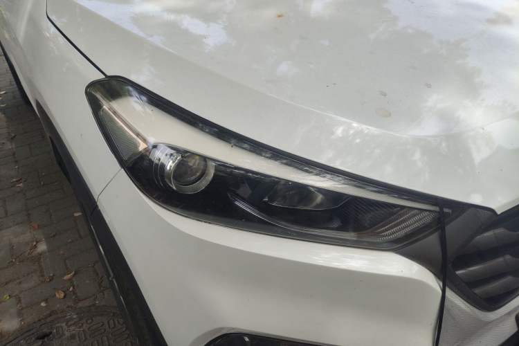 Used Hyundai Tucson 2018 1.6T Dual-Clutch Two-Wheel Drive 15th Anniversary Special Edition Right Front Headlight