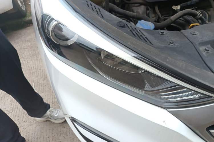 Used Hyundai Tucson 2018 1.6T Dual-Clutch Two-Wheel Drive 15th Anniversary Special Edition Right Front Headlight