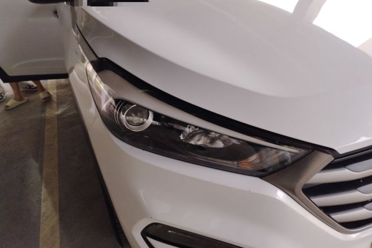 Used Hyundai Tucson 2018 1.6T Dual-Clutch Two-Wheel Drive 15th Anniversary Special Edition Right Front Headlight