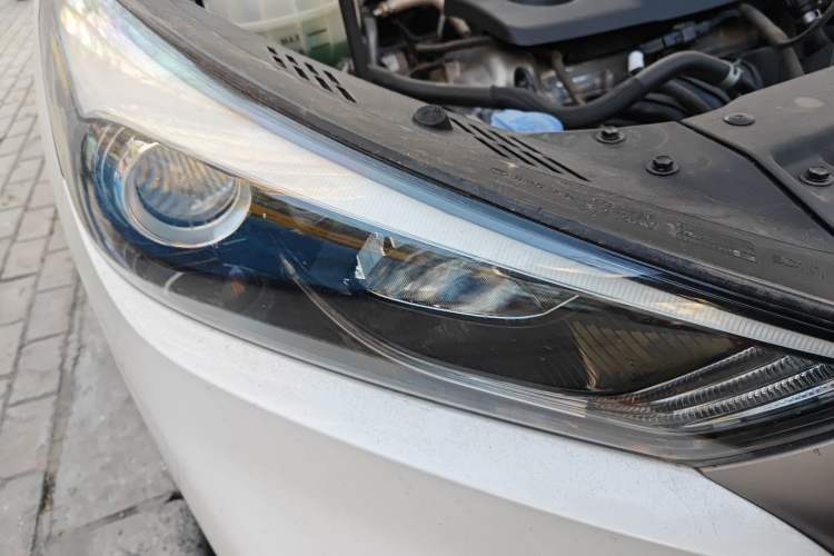 Used Hyundai Tucson 2018 1.6T Dual-Clutch Two-Wheel Drive 15th Anniversary Special Edition Right Front Headlight