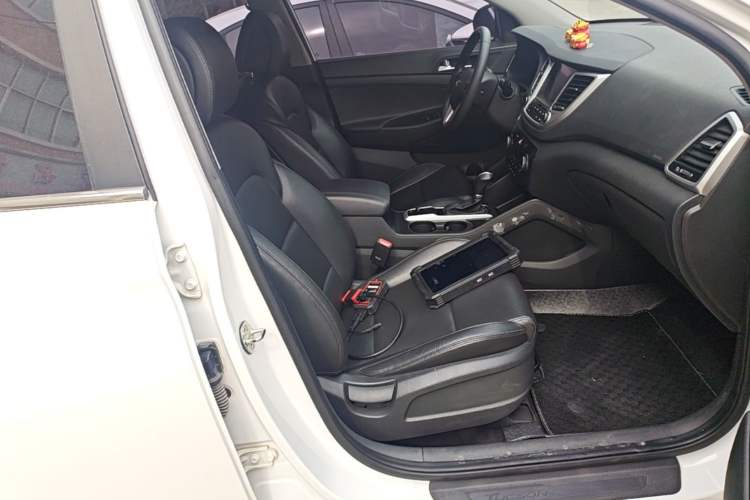 Used Hyundai Tucson 2018 1.6T Dual-Clutch Two-Wheel Drive 15th Anniversary Special Edition Right Front Seat
