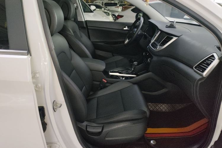 Used Hyundai Tucson 2018 1.6T Dual-Clutch Two-Wheel Drive 15th Anniversary Special Edition Right Front Seat