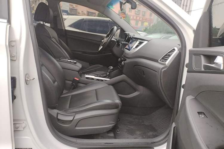 Used Hyundai Tucson 2018 1.6T Dual-Clutch Two-Wheel Drive 15th Anniversary Special Edition Right Front Seat