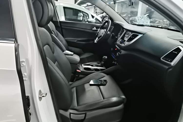 Used Hyundai Tucson 2018 1.6T Dual-Clutch Two-Wheel Drive 15th Anniversary Special Edition Right Front Seat