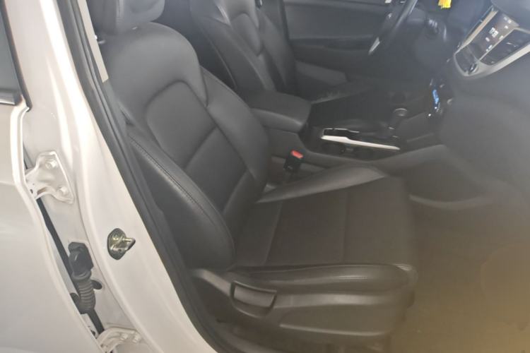 Used Hyundai Tucson 2018 1.6T Dual-Clutch Two-Wheel Drive 15th Anniversary Special Edition Right Front Seat