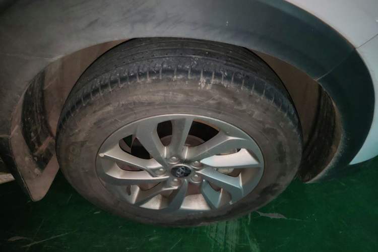 Used Hyundai Tucson 2018 1.6T Dual-Clutch Two-Wheel Drive 15th Anniversary Special Edition Right Front Wheel Hub