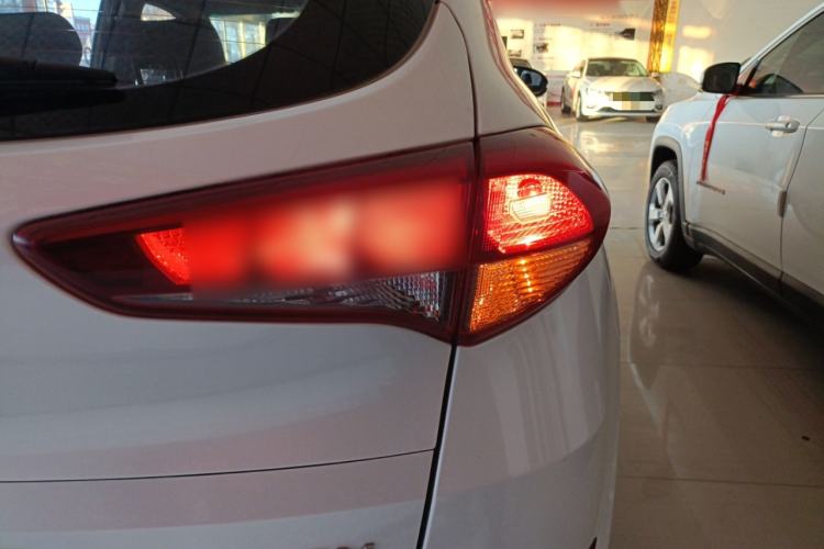 Used Hyundai Tucson 2018 1.6T Dual-Clutch Two-Wheel Drive 15th Anniversary Special Edition Right Rear Taillight