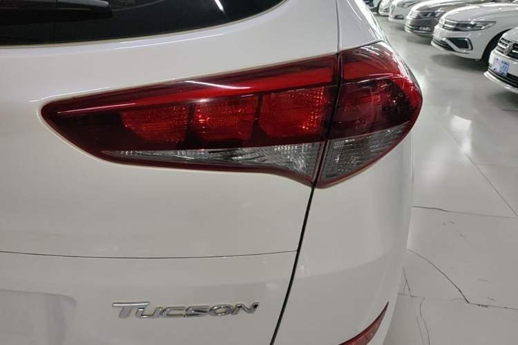 Used Hyundai Tucson 2018 1.6T Dual-Clutch Two-Wheel Drive 15th Anniversary Special Edition Right Rear Taillight