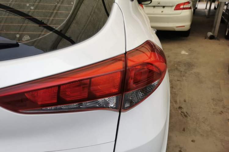 Used Hyundai Tucson 2018 1.6T Dual-Clutch Two-Wheel Drive 15th Anniversary Special Edition Right Rear Taillight