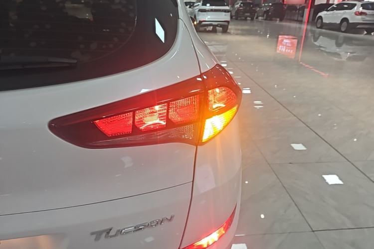 Used Hyundai Tucson 2018 1.6T Dual-Clutch Two-Wheel Drive 15th Anniversary Special Edition Right Rear Taillight
