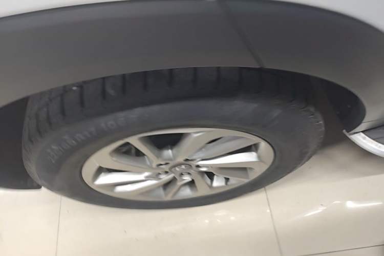Used Hyundai Tucson 2018 1.6T Dual-Clutch Two-Wheel Drive 15th Anniversary Special Edition Right Rear Wheel Hub
