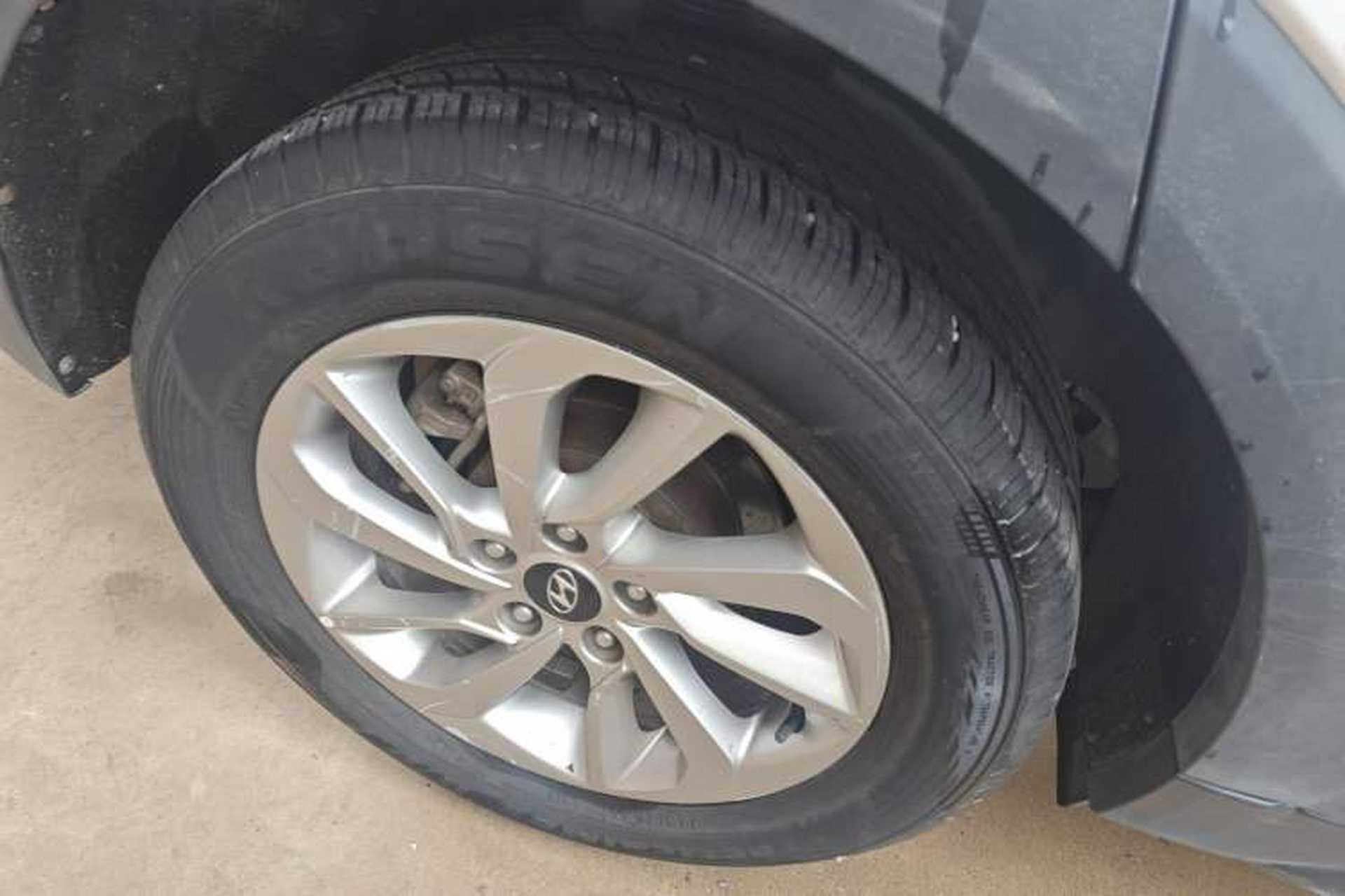 Used Hyundai Tucson 2018 1.6T Dual-Clutch Two-Wheel Drive 15th Anniversary Special Edition Right Rear Wheel Hub
