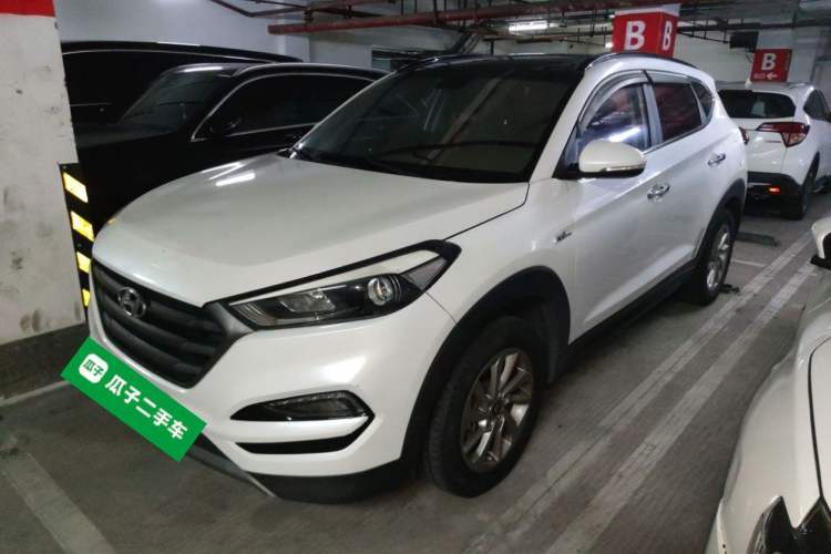 Hyundai Tucson 2018 1.6T Dual-Clutch Two-Wheel Drive 15th Anniversary Special Edition مستعملة Guazi used car, China used car export, Used car for sale, Used cars, Cheapest cars for sale