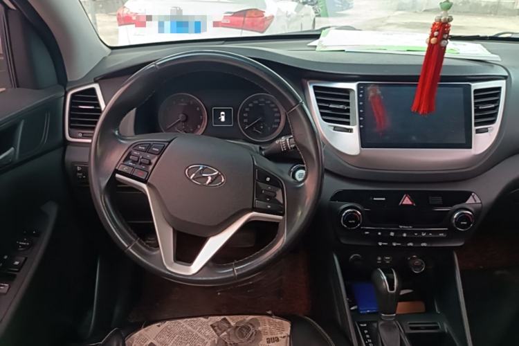 Used Hyundai Tucson 2018 1.6T Dual-Clutch Two-Wheel Drive 15th Anniversary Special Edition Steering Wheel