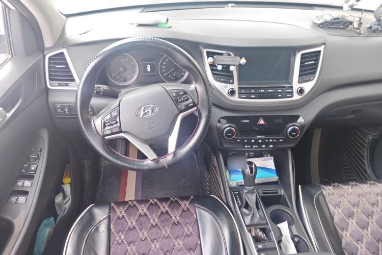 Used Hyundai Tucson 2018 1.6T Dual-Clutch Two-Wheel Drive 15th Anniversary Special Edition Steering Wheel
