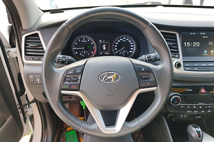 Used Hyundai Tucson 2018 1.6T Dual-Clutch Two-Wheel Drive 15th Anniversary Special Edition Steering Wheel