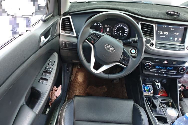 Used Hyundai Tucson 2018 1.6T Dual-Clutch Two-Wheel Drive 15th Anniversary Special Edition Steering Wheel