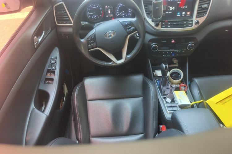 Used Hyundai Tucson 2018 1.6T Dual-Clutch Two-Wheel Drive 15th Anniversary Special Edition Steering Wheel