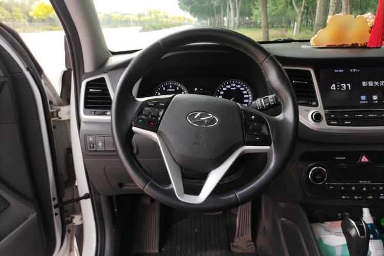 Used Hyundai Tucson 2018 1.6T Dual-Clutch Two-Wheel Drive 15th Anniversary Special Edition Steering Wheel