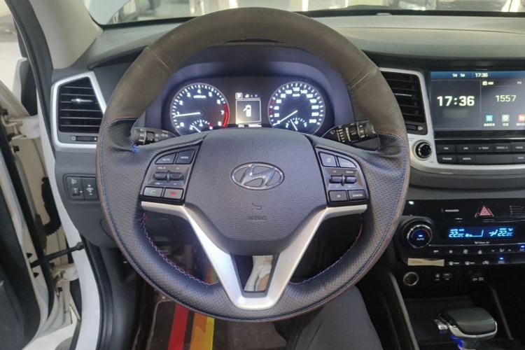 Used Hyundai Tucson 2018 1.6T Dual-Clutch Two-Wheel Drive 15th Anniversary Special Edition Steering Wheel