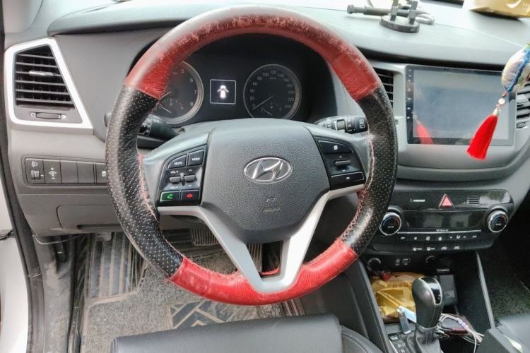 Used Hyundai Tucson 2018 1.6T Dual-Clutch Two-Wheel Drive 15th Anniversary Special Edition Steering Wheel