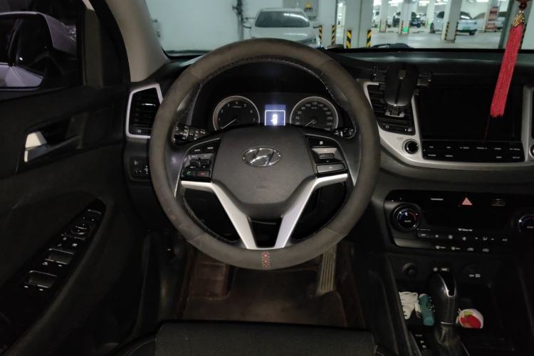 Used Hyundai Tucson 2018 1.6T Dual-Clutch Two-Wheel Drive 15th Anniversary Special Edition Steering Wheel