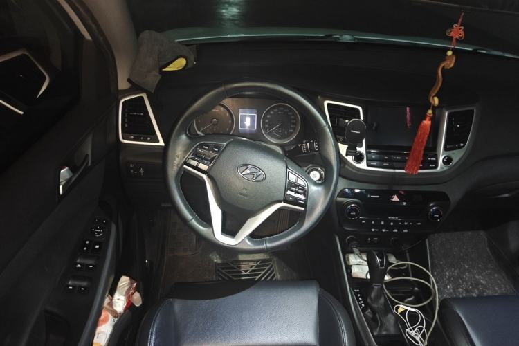 Used Hyundai Tucson 2018 1.6T Dual-Clutch Two-Wheel Drive 15th Anniversary Special Edition Steering Wheel
